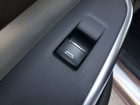 Used 2022 Cadillac XT4 Premium Luxury w/ Enhanced Visibility Package image 17