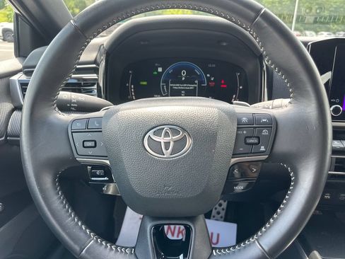 Used 2025 Toyota Camry SE FWD image 20