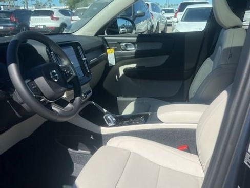 New 2026 Volvo XC40 B5 Ultra w/ Climate Package image 19