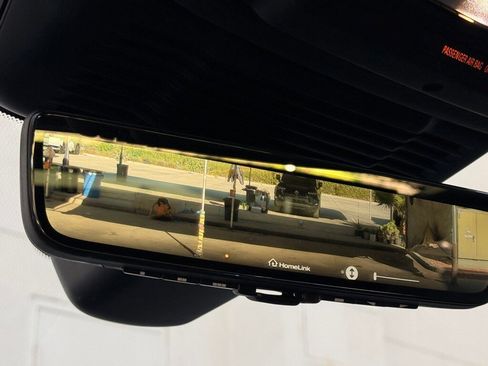 Used 2022 Land Rover Range Rover Evoque R-Dynamic SE image 32