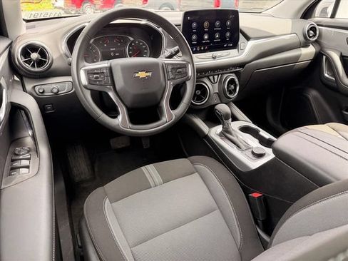 Used 2025 Chevrolet Blazer LT AWD/4WD image 11