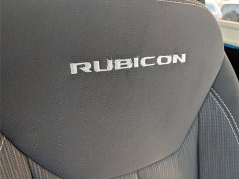 Used 2018 Jeep Wrangler Rubicon w/ Power Convenience Group image 13