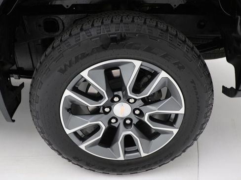 Used 2024 Chevrolet Silverado 1500 LT image 14