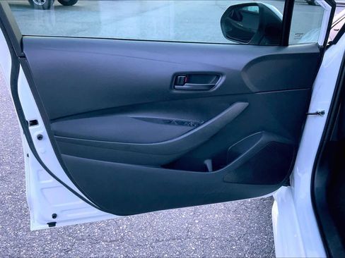 Used 2022 Toyota Corolla LE image 21