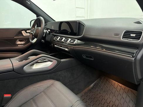 Certified 2025 Mercedes-Benz GLS 580 4MATIC image 27