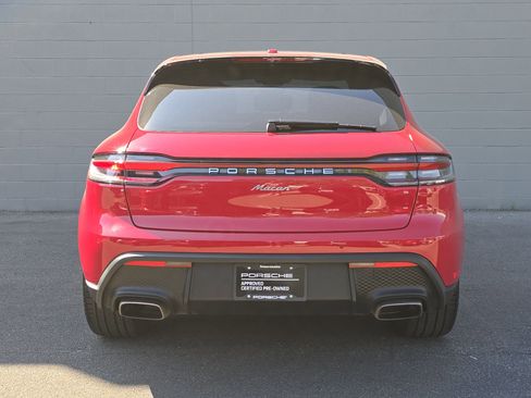 Certified 2025 Porsche Macan image 8