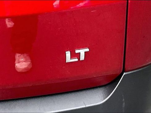 Used 2023 Chevrolet Traverse LT image 23