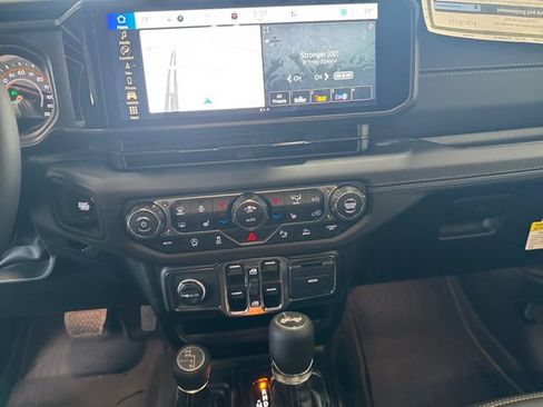 New 2026 Jeep Wrangler Unlimited Sahara AWD/4WD image 6