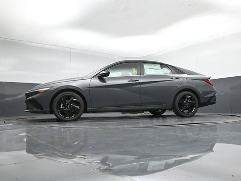 New 2026 Hyundai Elantra SEL Sport Premium FWD image 10
