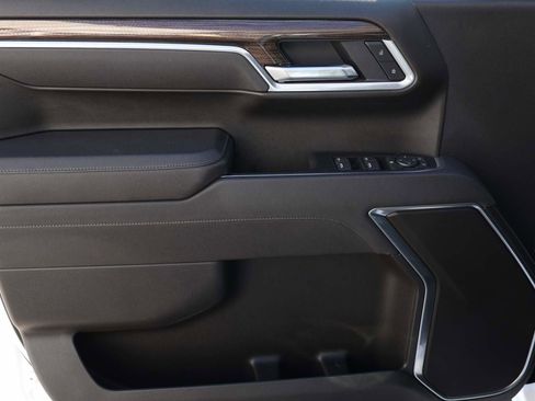 Used 2025 Chevrolet Silverado 1500 LT w/ LPO, Dark Essentials Package image 7