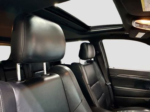 Used 2018 Jeep Grand Cherokee Limited image 26