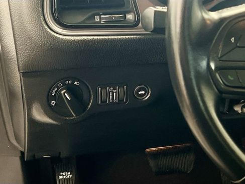 Used 2023 Dodge Challenger SXT image 8