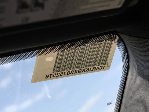 New 2025 Jeep Grand Cherokee L Limited w/ Luxury Tech Group II image 33