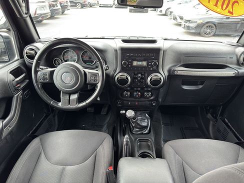 Used 2017 Jeep Wrangler Unlimited Sport w/ Quick Order Package 23S AWD/4WD image 28