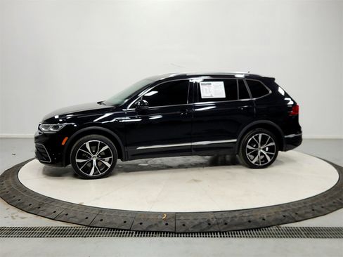 Used 2024 Volkswagen Tiguan SEL R-Line image 4