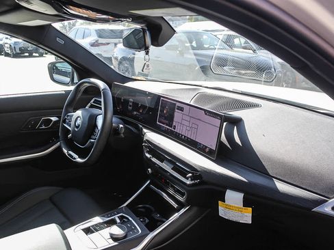 Used 2026 BMW 330i Sedan w/ Convenience Package RWD image 15