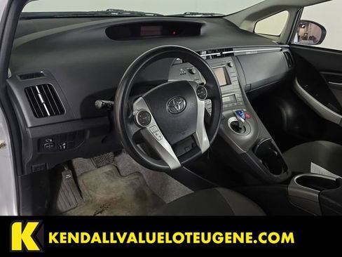 Used 2013 Toyota Prius Three image 3