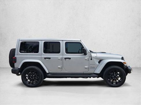 Used 2023 Jeep Wrangler Unlimited Sahara w/ Cold Weather Group AWD/4WD image 4