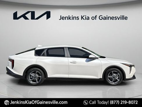 New 2026 Kia K4 FWD image 2