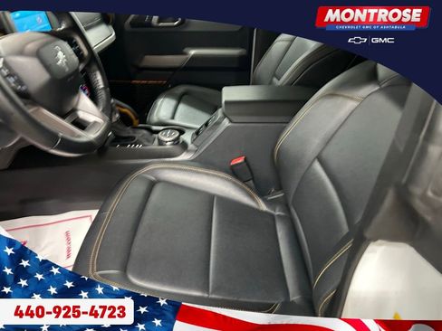 Used 2023 Ford Bronco Badlands image 11