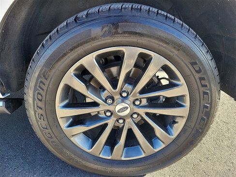 Used 2020 Ford Expedition Limited image 10