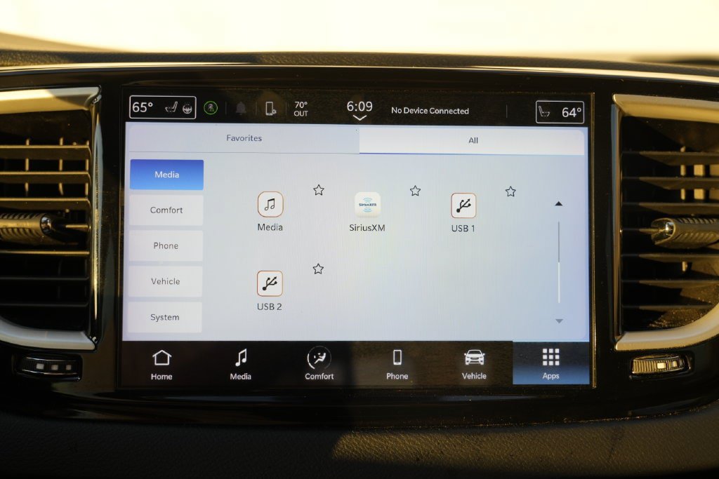 Used 2023 Chrysler Pacifica Touring-L FWD image 51