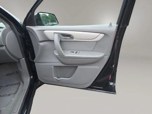 Used 2015 Chevrolet Traverse LT w/ Style and Technology Package FWD image 44