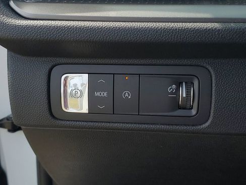 Used 2026 Chevrolet Traverse LT w/ Driver Confidence Package FWD image 24
