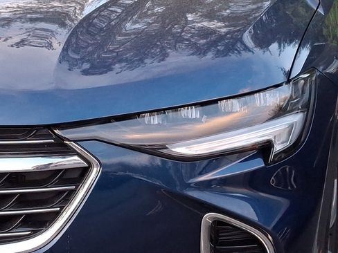 Used 2023 Buick Envision Essence image 9