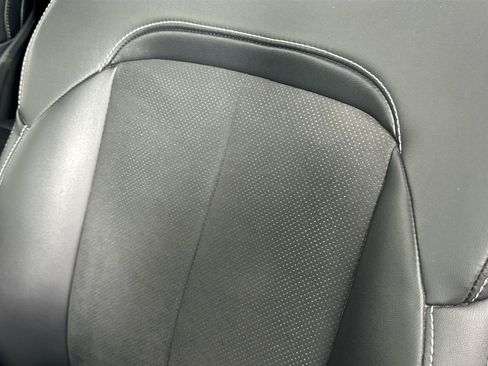 Used 2023 Jeep Grand Cherokee Altitude RWD image 18