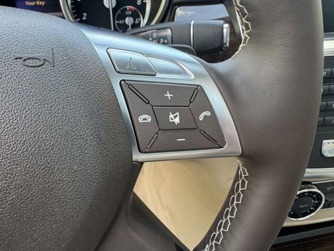 Used 2013 Mercedes-Benz GL 450 4MATIC image 24