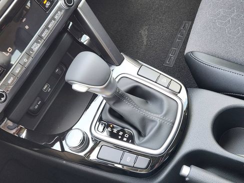 New 2026 Kia Seltos S FWD image 18
