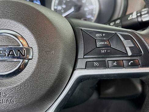 Used 2020 Nissan Kicks SV image 14