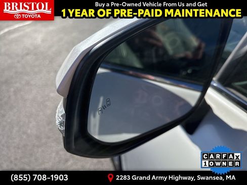 Used 2021 Toyota Venza Limited image 17