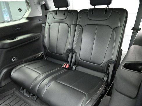 Used 2023 Jeep Grand Cherokee L Limited AWD/4WD image 34