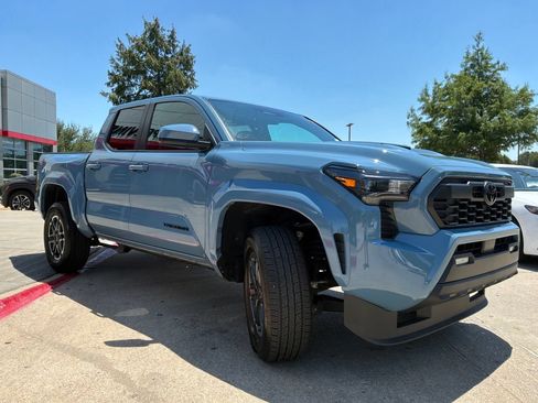 Used 2026 Toyota Tacoma TRD Sport AWD/4WD image 4
