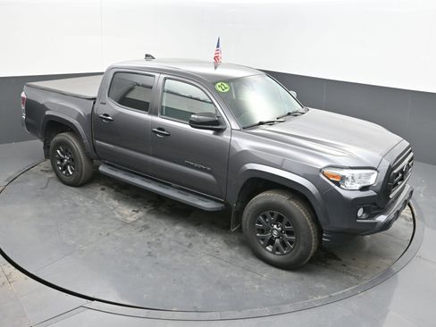 Used 2022 Toyota Tacoma SR5 w/ SR5 Appearance Package (SM) image 30