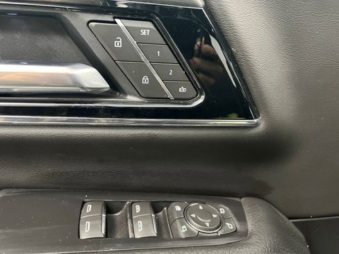 Used 2025 GMC Yukon Denali image 12