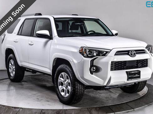 Used 2024 Toyota 4Runner SR5 AWD/4WD image 1
