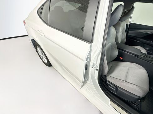 Used 2025 Toyota Camry LE FWD image 28