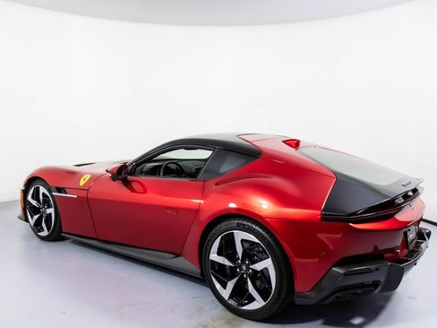 Certified 2025 Ferrari 12Cilindri RWD image 8