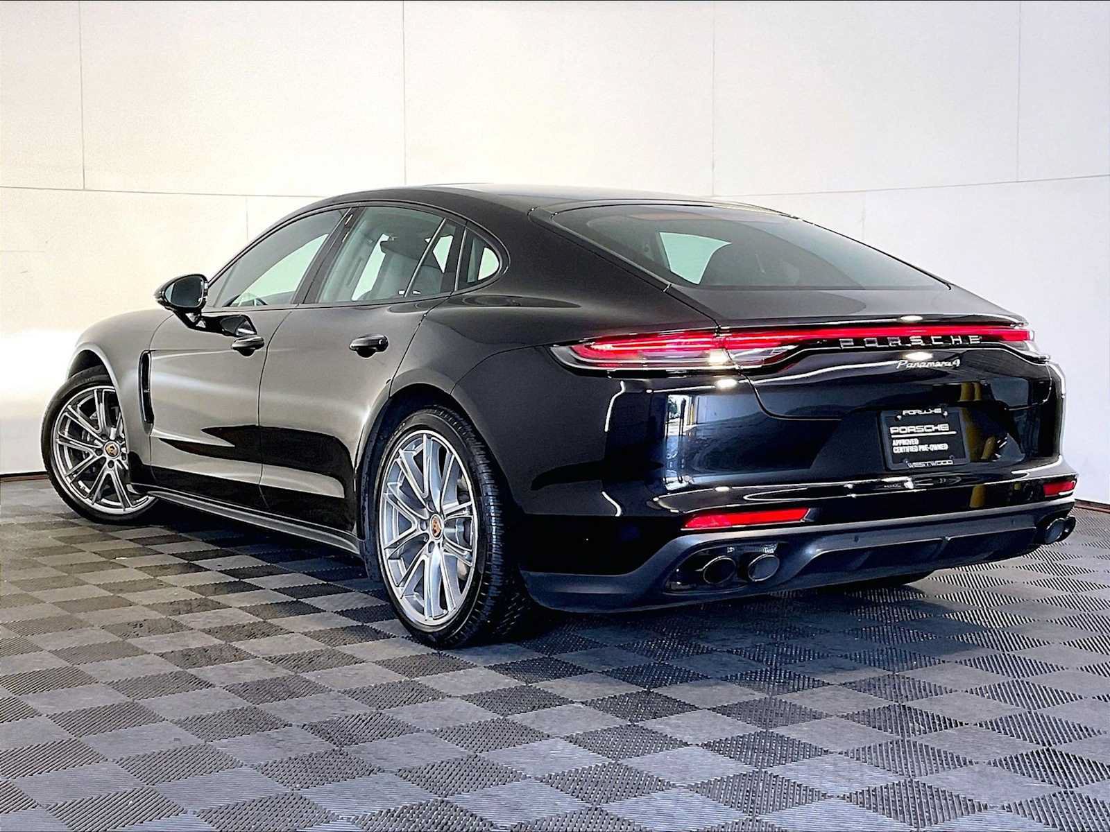 Certified 2023 Porsche Panamera 4 AWD/4WD image 3