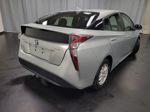 Used 2017 Toyota Prius Two FWD image 8