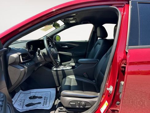 Used 2024 Buick Envista Sport Touring w/ Convenience I Package FWD image 9