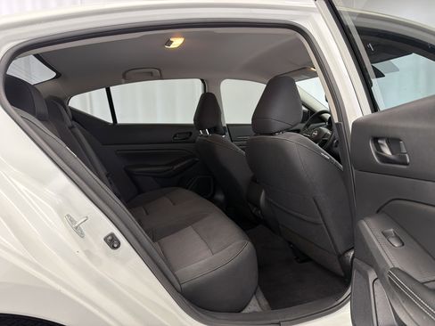 Used 2024 Nissan Altima 2.5 SV AWD/4WD image 12