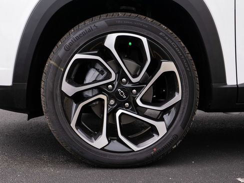 New 2025 Chevrolet Trax RS w/ Sunroof Package image 8