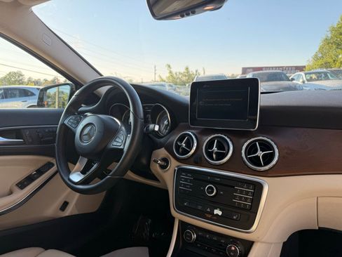 Used 2016 Mercedes-Benz GLA 250 image 34
