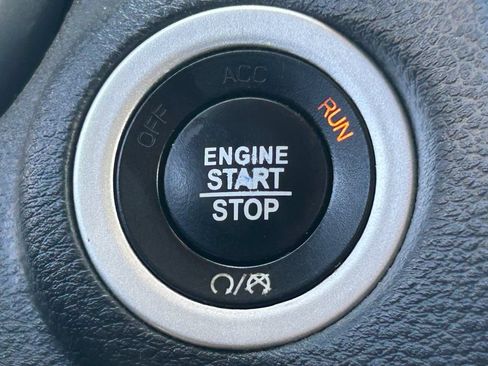 Used 2018 Dodge Journey SXT w/ Connectivity Group FWD image 15