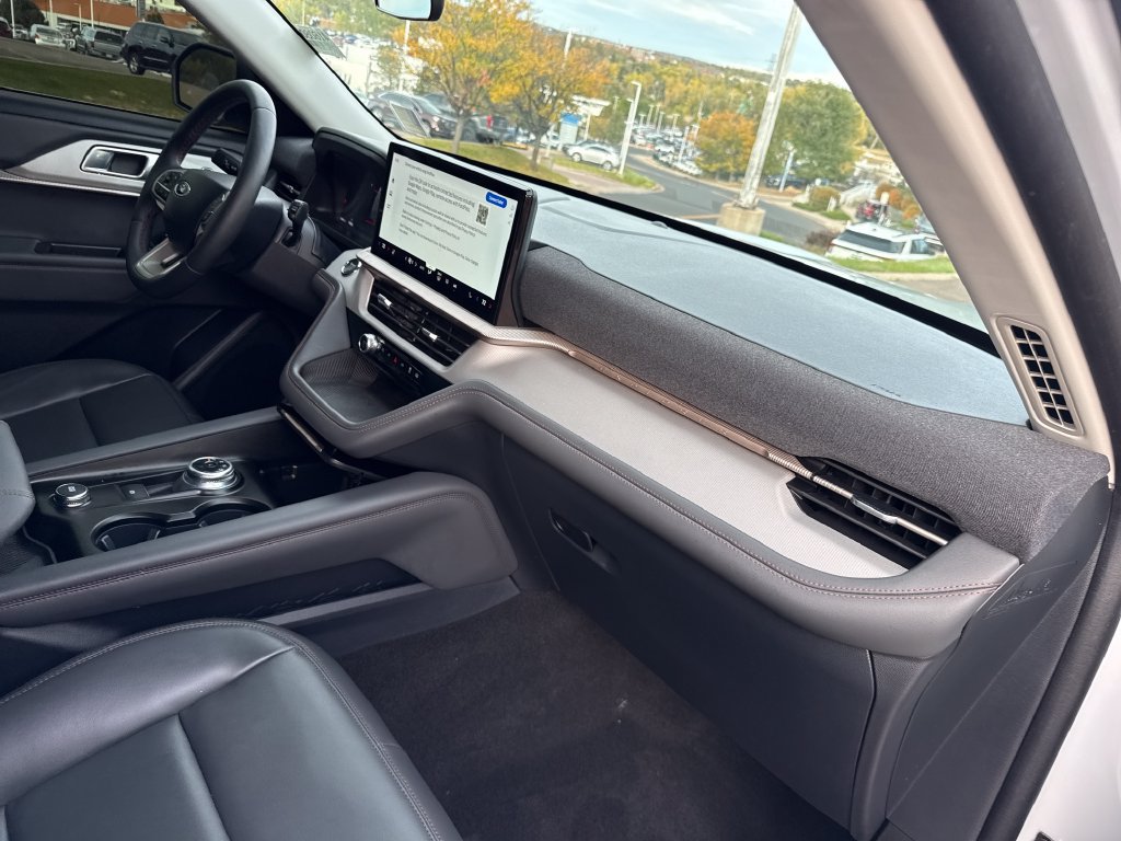Used 2025 Ford Explorer Active w/ Active Comfort Package AWD/4WD image 34