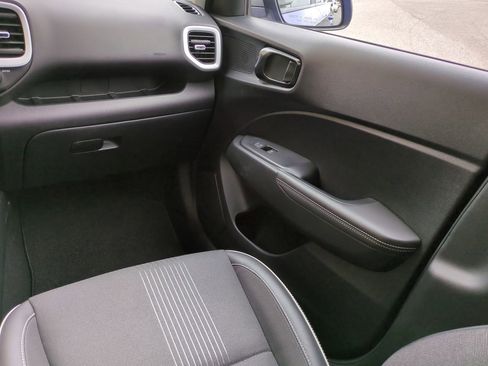 Certified 2023 Hyundai Venue Limited image 16